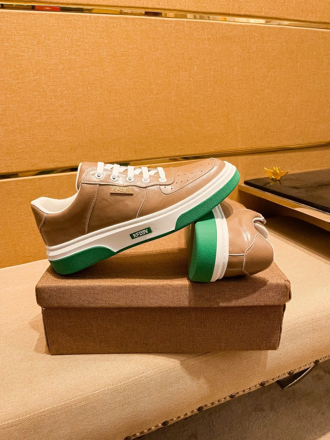 Men's shoes💰 420💰[BV]🔥 High-end men's shoes brand official website 1:1 latest masterpiece: the upper is made of Italian imported first-layer cowhide with a comfortable and breathable lining➕original non-slip and wear-resistant outsole🔥, making walking more convenient and comfortable! An exclusive new model, a stunning work, a beautiful 1:1 replica [color] compared to the official quality! Create a fashionable personality to set off your uniqueness! A must-have for trendy men! Classic 🔥Size: 38-44 Color: 🔥 Colors available🔥.